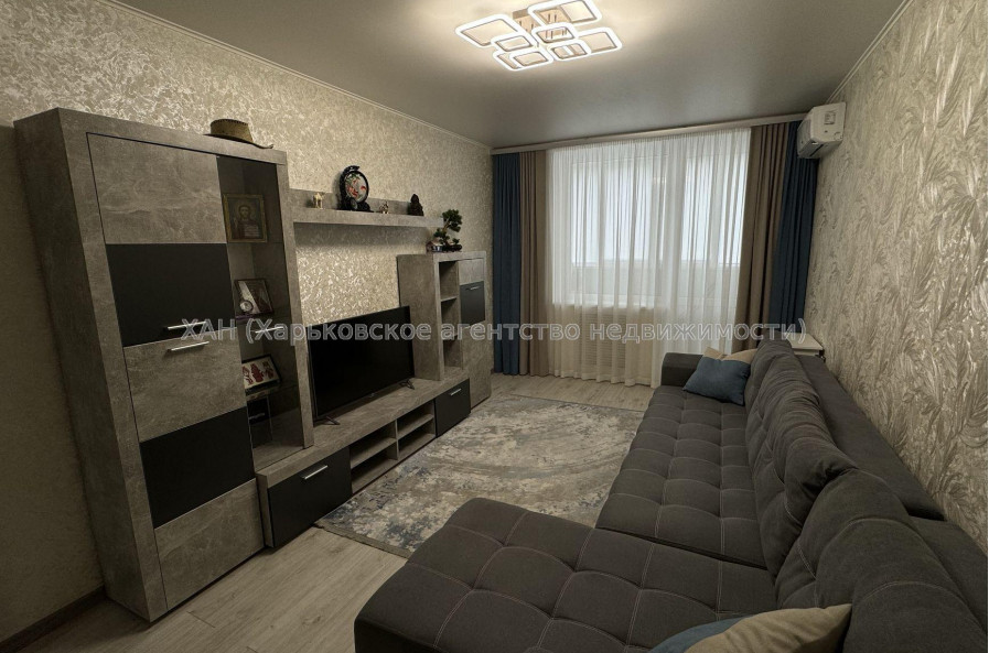 Продам квартиру, Гвардейцев Широнинцев ул. , 3 кім., 69 м², евроремонт 