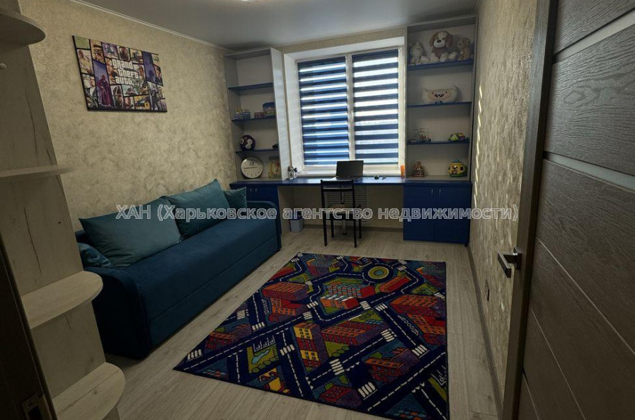 Продам квартиру, Гвардейцев Широнинцев ул. , 3 кім., 69 м², евроремонт 