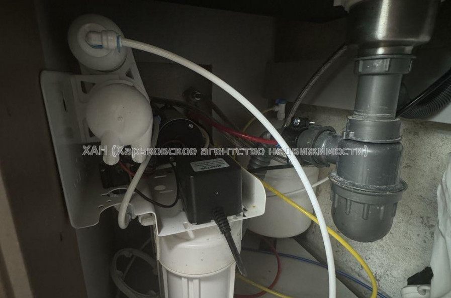 Продам квартиру, Гвардейцев Широнинцев ул. , 3 кім., 69 м², евроремонт 