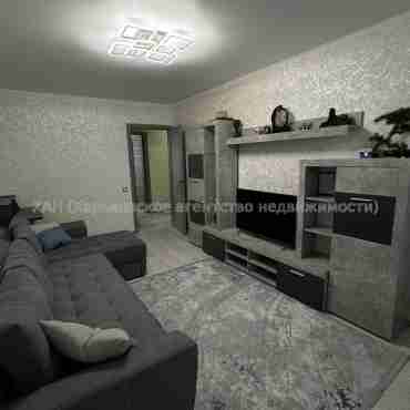 Продам квартиру, Гвардейцев Широнинцев ул. , 3 кім., 69 м², евроремонт 