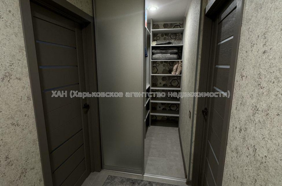 Продам квартиру, Гвардейцев Широнинцев ул. , 3 кім., 69 м², евроремонт 