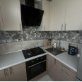 Продам квартиру, Гвардейцев Широнинцев ул. , 3 кім., 69 м², евроремонт 