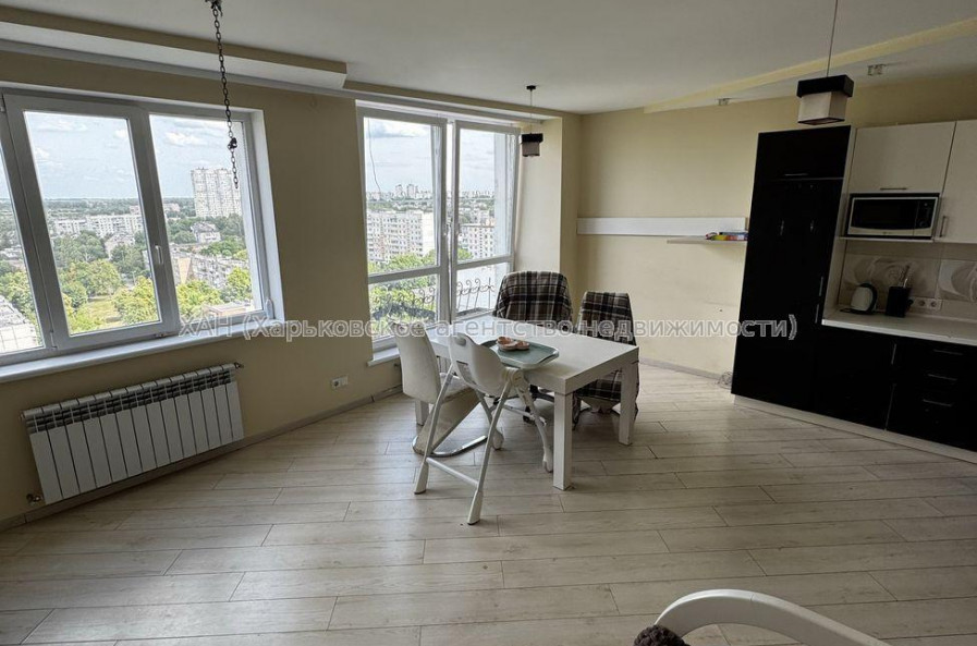 Продам квартиру, Юбилейный просп. , 3  ком., 95 м², авторский дизайн 