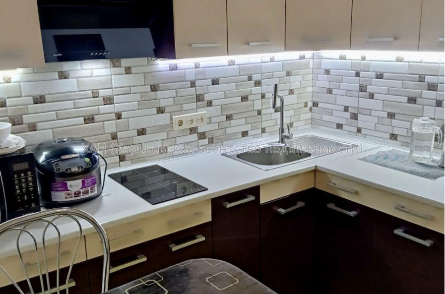 Продам квартиру, Ньютона ул. , 1 кім., 35.30 м², авторский дизайн 