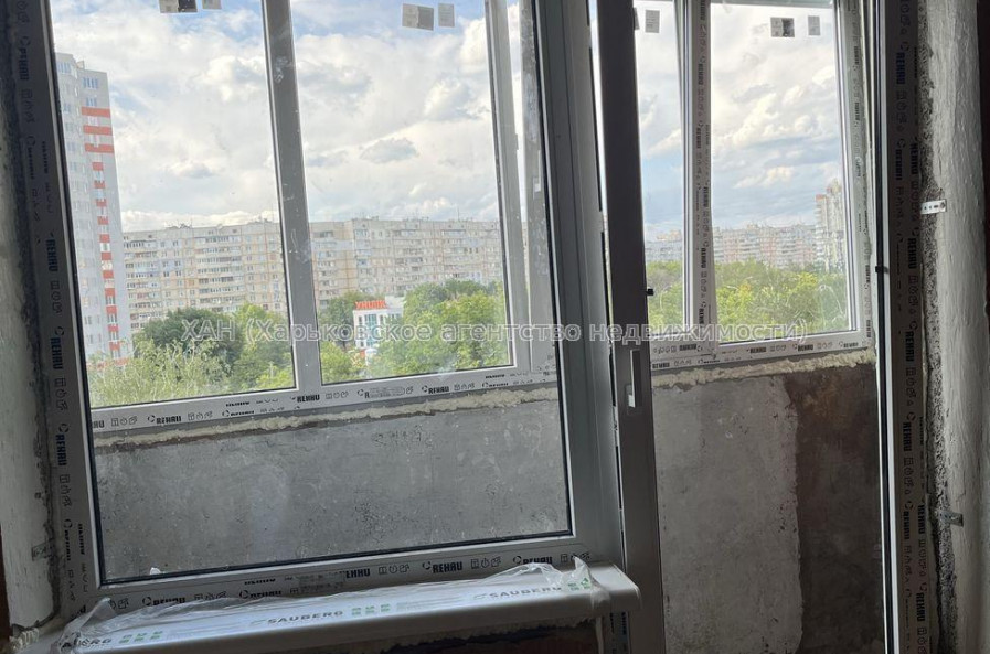 Продам квартиру, Победы просп. , 3  ком., 68.30 м², частичный ремонт 