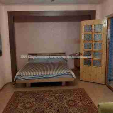 Продам квартиру, Гвардейцев Широнинцев ул. , 1  ком., 41 м², косметический ремонт 