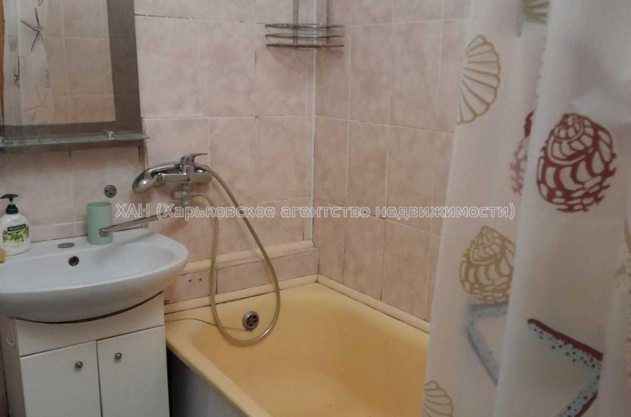 Продам квартиру, Гвардейцев Широнинцев ул. , 1  ком., 41 м², косметический ремонт 