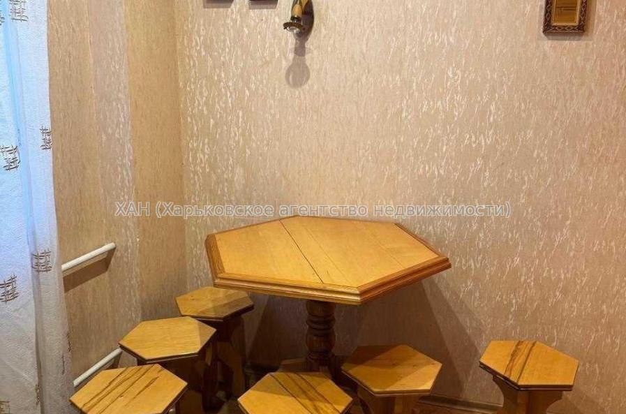Продам квартиру, Натальи Ужвий ул. , 1  ком., 39.30 м², капитальный ремонт 
