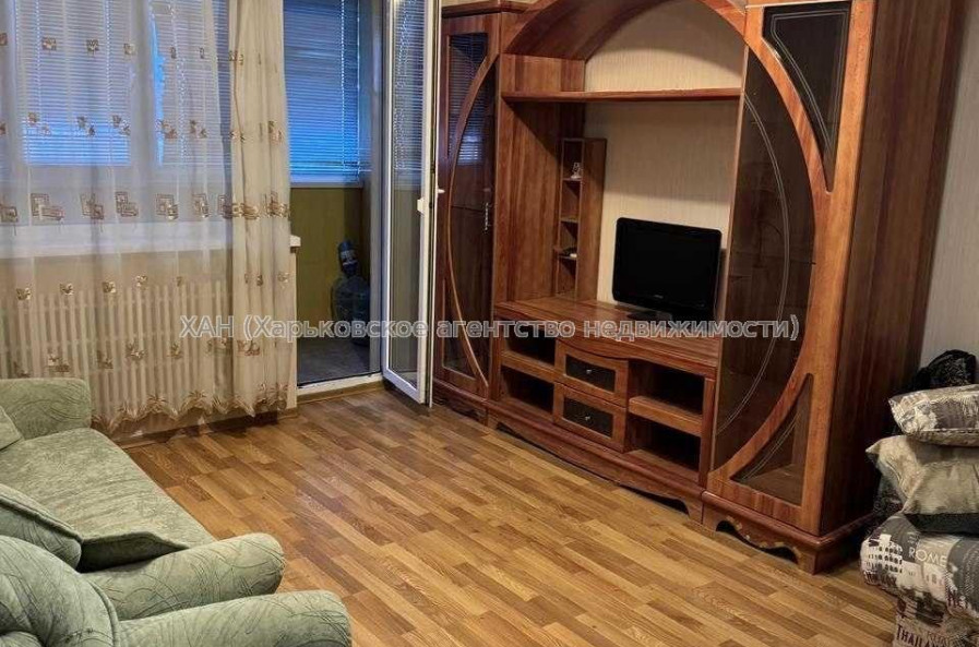 Продам квартиру, Натальи Ужвий ул. , 1  ком., 39.30 м², капитальный ремонт 