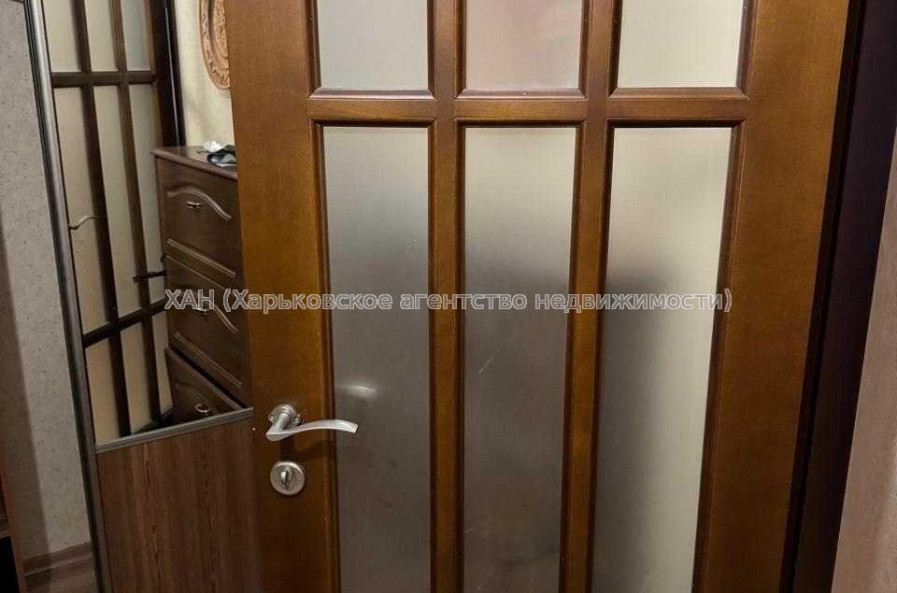 Продам квартиру, Натальи Ужвий ул. , 1  ком., 39.30 м², капитальный ремонт 