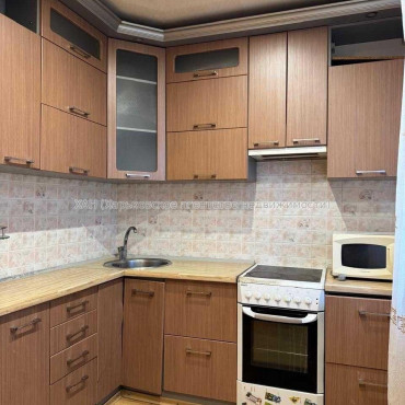 Продам квартиру, Натальи Ужвий ул. , 1  ком., 39.30 м², капитальный ремонт 