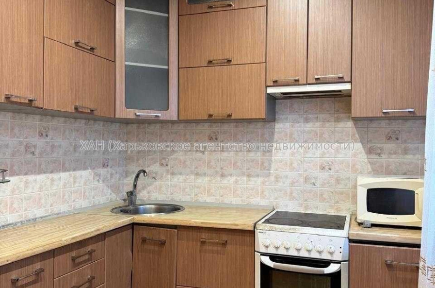 Продам квартиру, Натальи Ужвий ул. , 1  ком., 39.30 м², капитальный ремонт 