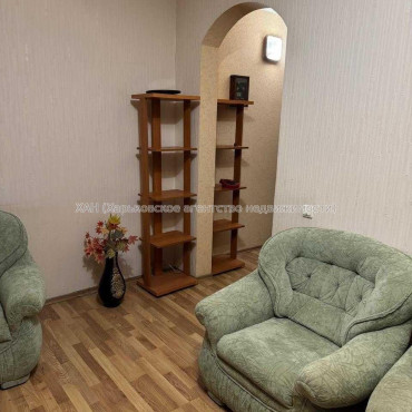 Продам квартиру, Натальи Ужвий ул. , 1  ком., 39.30 м², капитальный ремонт 