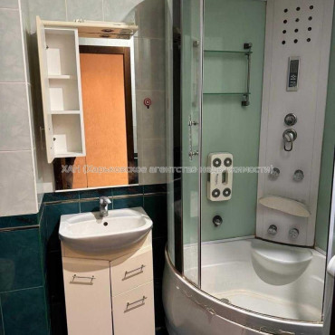 Продам квартиру, Натальи Ужвий ул. , 1  ком., 39.30 м², капитальный ремонт 