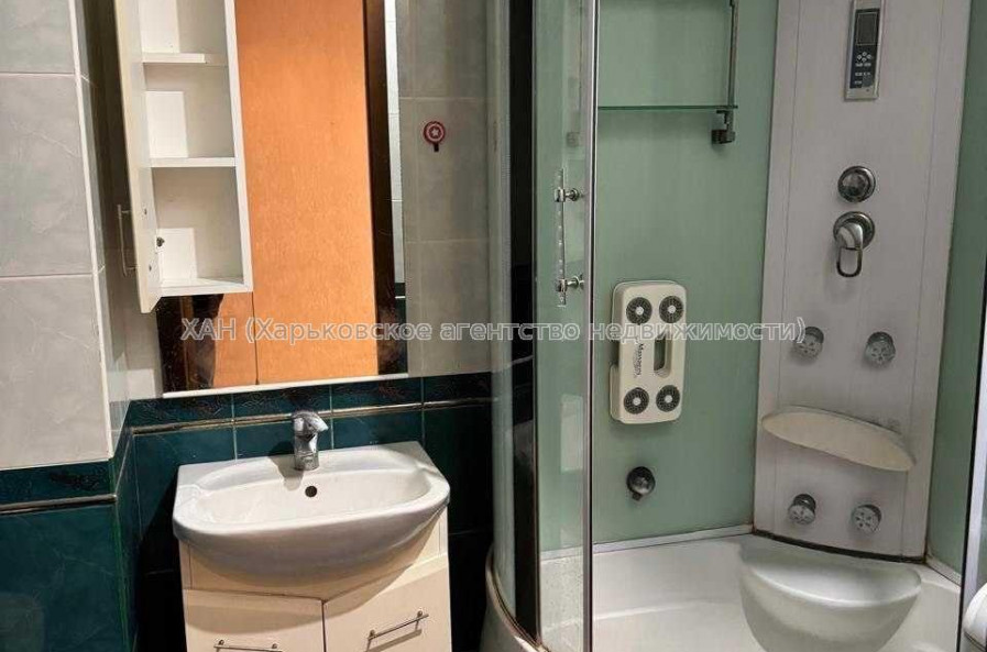 Продам квартиру, Натальи Ужвий ул. , 1  ком., 39.30 м², капитальный ремонт 