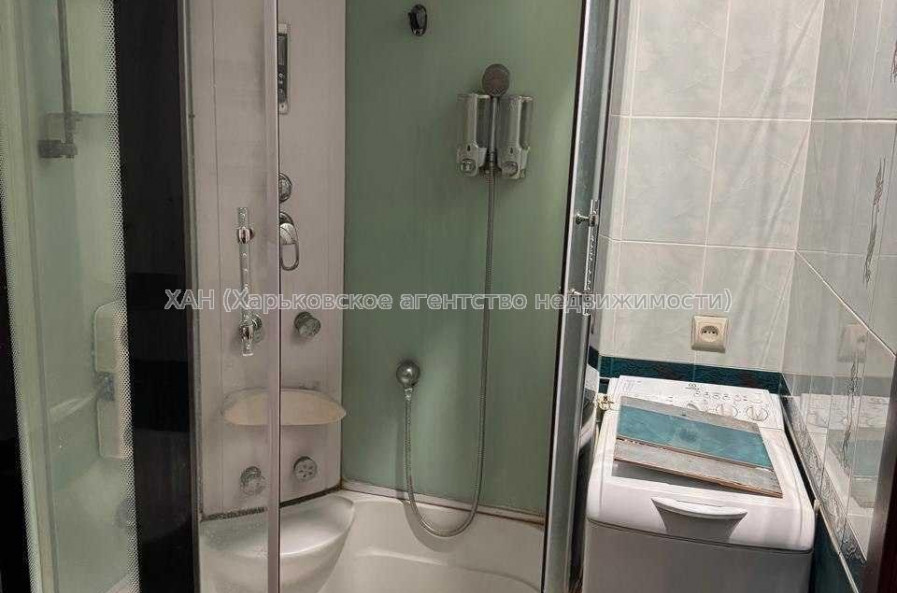 Продам квартиру, Натальи Ужвий ул. , 1  ком., 39.30 м², капитальный ремонт 