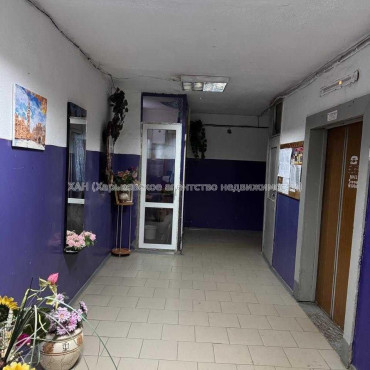 Продам квартиру, Натальи Ужвий ул. , 1  ком., 39.30 м², капитальный ремонт 