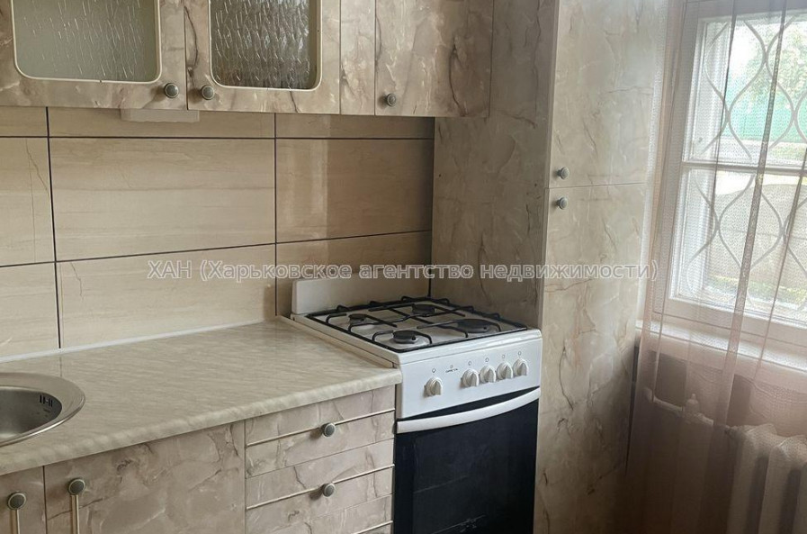 Продам квартиру, Азербайджанская ул. , 2  ком., 45 м², капитальный ремонт 