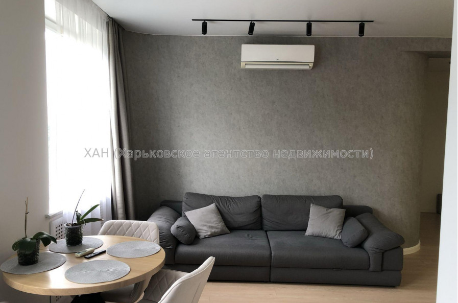 Продам квартиру, Александровский просп. , 3  ком., 67.90 м², авторский дизайн 