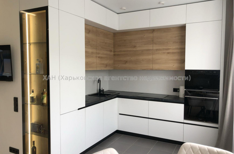 Продам квартиру, Александровский просп. , 3  ком., 67.90 м², авторский дизайн 