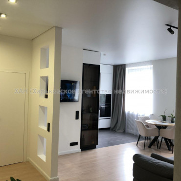 Продам квартиру, Александровский просп. , 3  ком., 67.90 м², авторский дизайн 