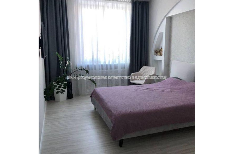 Продам квартиру, Александровский просп. , 3  ком., 67.90 м², авторский дизайн 