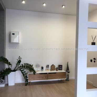 Продам квартиру, Александровский просп. , 3  ком., 67.90 м², авторский дизайн 