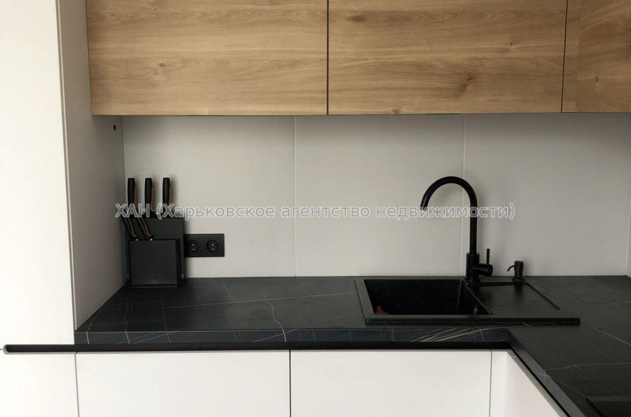 Продам квартиру, Александровский просп. , 3  ком., 67.90 м², авторский дизайн 