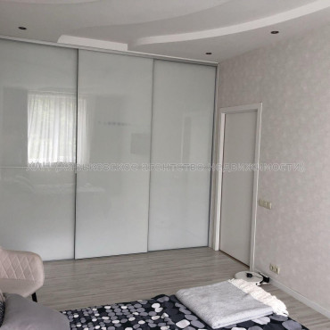 Продам квартиру, Александровский просп. , 3  ком., 67.90 м², авторский дизайн 