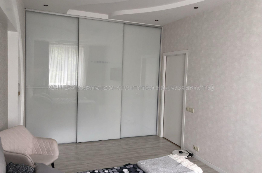 Продам квартиру, Александровский просп. , 3  ком., 67.90 м², авторский дизайн 