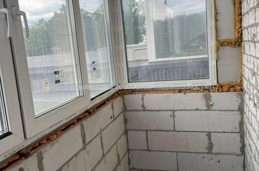 Продам квартиру, Полтавский Шлях ул. , 3  ком., 76 м², без внутренних работ 