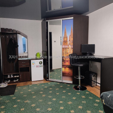 Продам квартиру, Гвардейцев Широнинцев ул. , 1 кім., 22 м², капитальный ремонт 