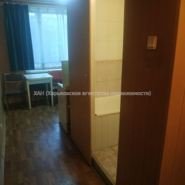 Продам квартиру, Гвардейцев Широнинцев ул. , 1 кім., 32.50 м², советский ремонт 