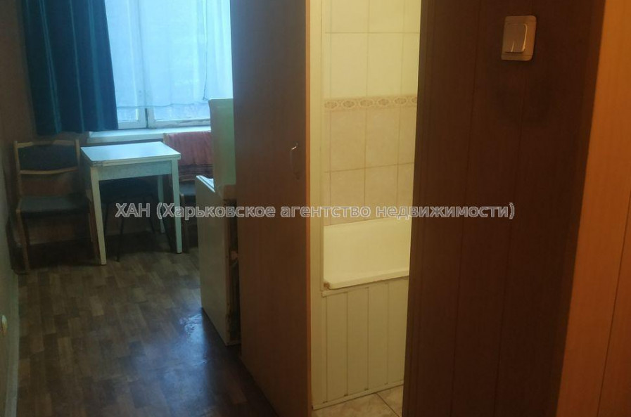 Продам квартиру, Гвардейцев Широнинцев ул. , 1  ком., 32.50 м², советский ремонт 