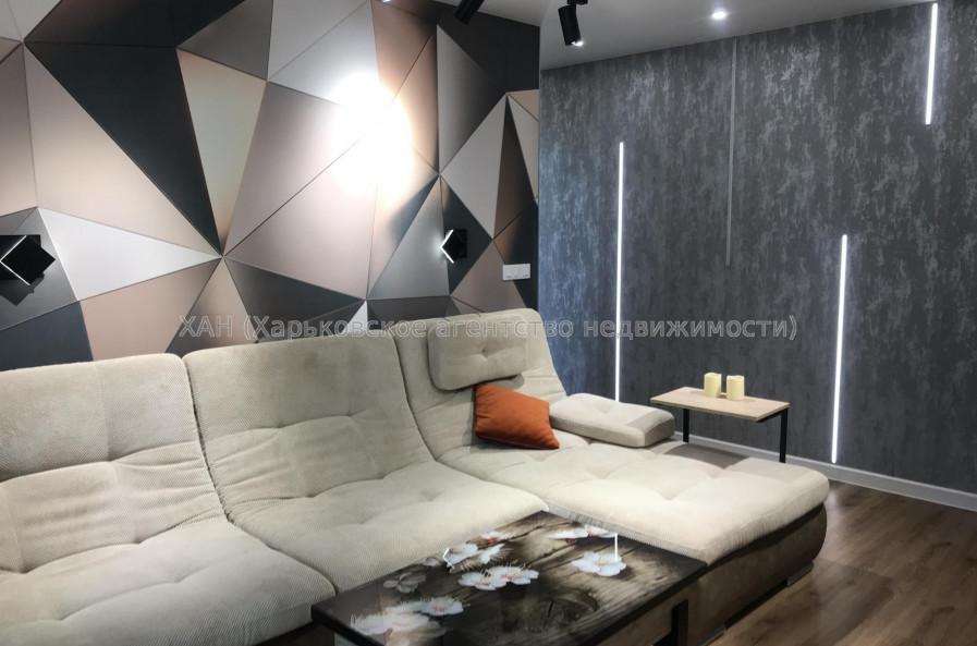 Продам квартиру, 51 , 3  ком., 76.30 м², авторский дизайн 
