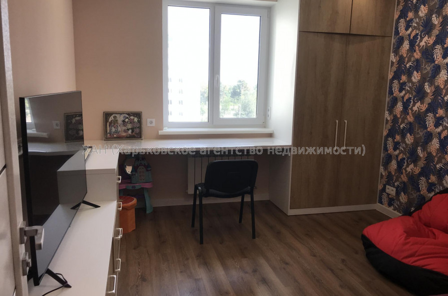 Продам квартиру, 51 , 3  ком., 76.30 м², авторский дизайн 