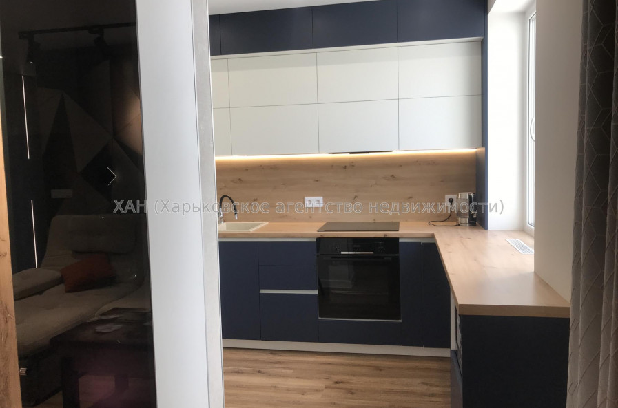Продам квартиру, 51 , 3  ком., 76.30 м², авторский дизайн 