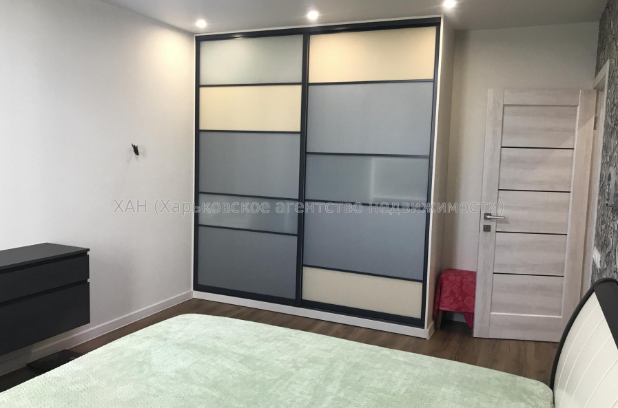Продам квартиру, 51 , 3  ком., 76.30 м², авторский дизайн 