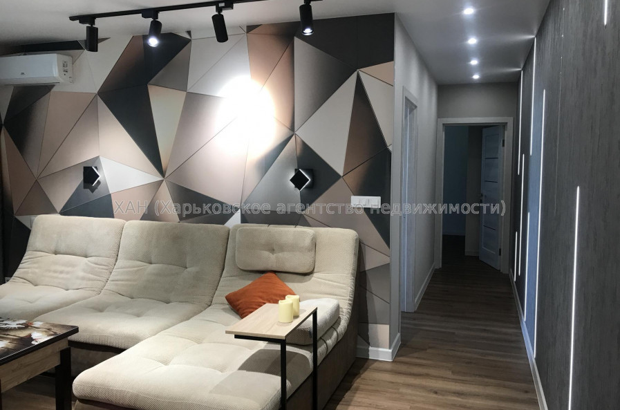 Продам квартиру, 51 , 3  ком., 76.30 м², авторский дизайн 