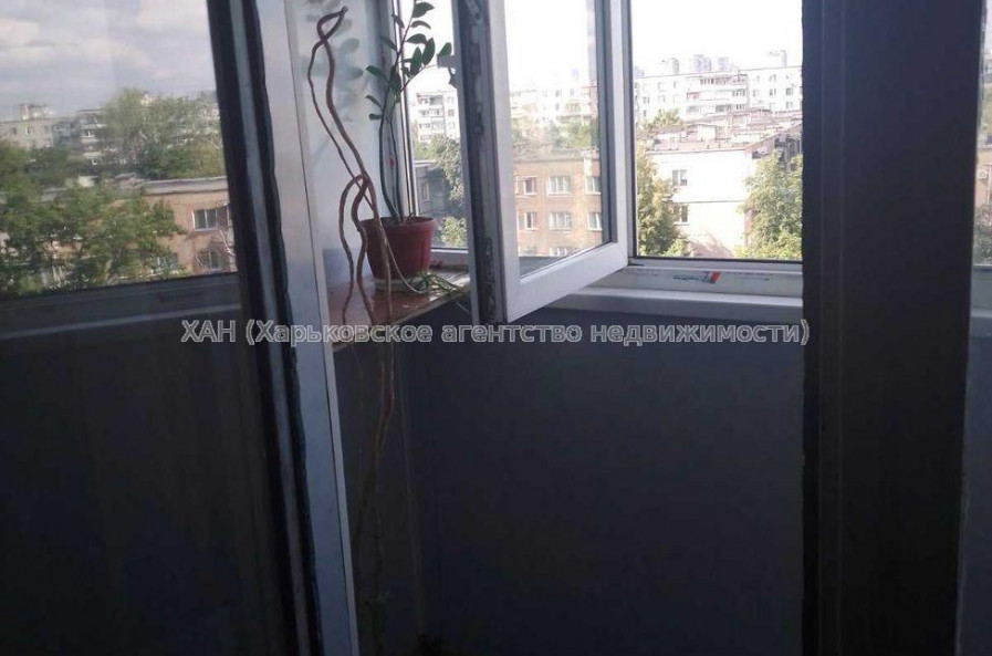 Продам квартиру, Тракторостроителей просп. , 3 кім., 65 м², косметический ремонт 