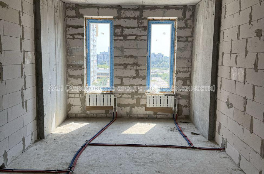 Продам квартиру, Гвардейцев Широнинцев ул. , 2  ком., 63 м², без внутренних работ 