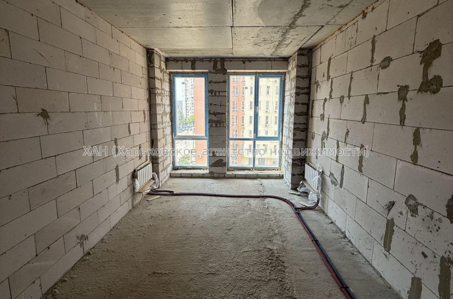 Продам квартиру, Гвардейцев Широнинцев ул. , 2  ком., 63 м², без внутренних работ 