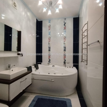 Сдам квартиру, Непокоренных ул. , 38Б , 4  ком., 166.70 м², капитальный ремонт 