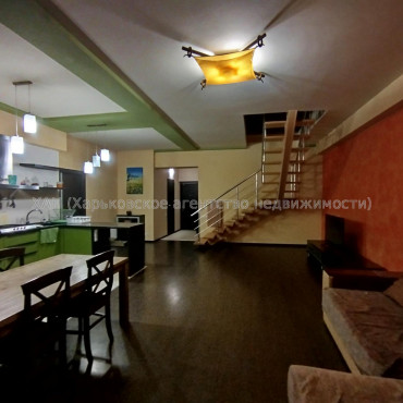 Сдам квартиру, Непокоренных ул. , 38Б , 4  ком., 166.70 м², капитальный ремонт 