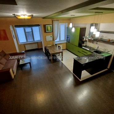 Сдам квартиру, Непокоренных ул. , 38Б , 4  ком., 166.70 м², капитальный ремонт 