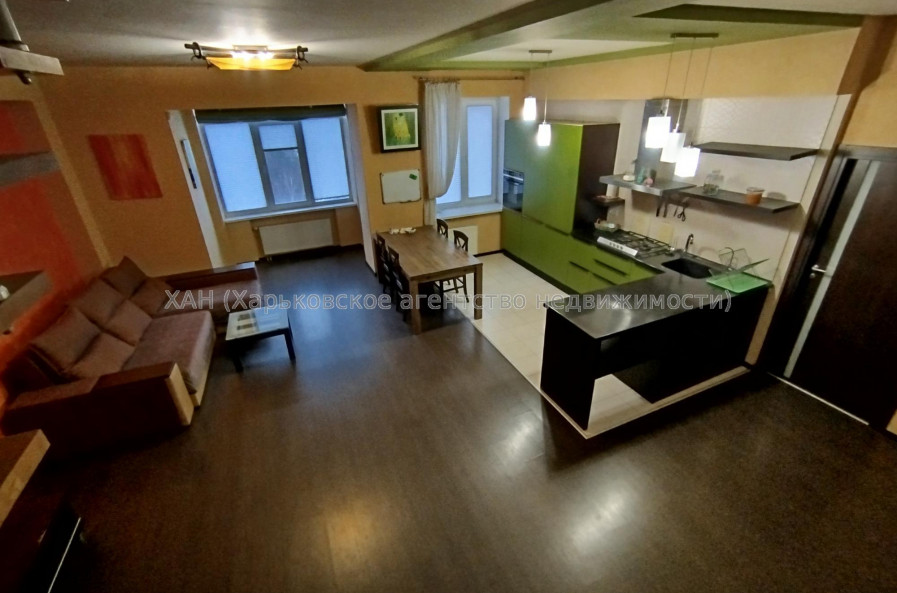 Здам квартиру, Непокоренных ул. , 38Б , 4 кім., 166.70 м², капитальный ремонт 