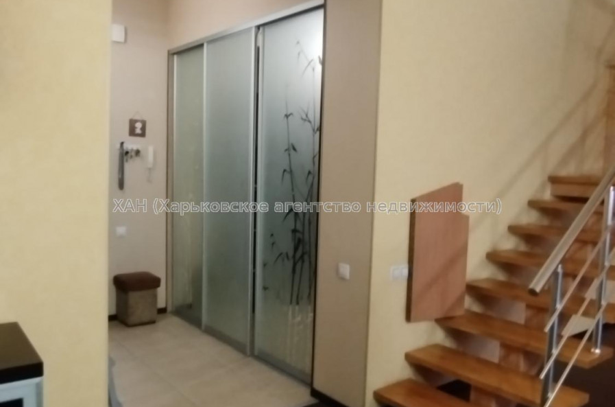 Здам квартиру, Непокоренных ул. , 38Б , 4 кім., 166.70 м², капитальный ремонт 