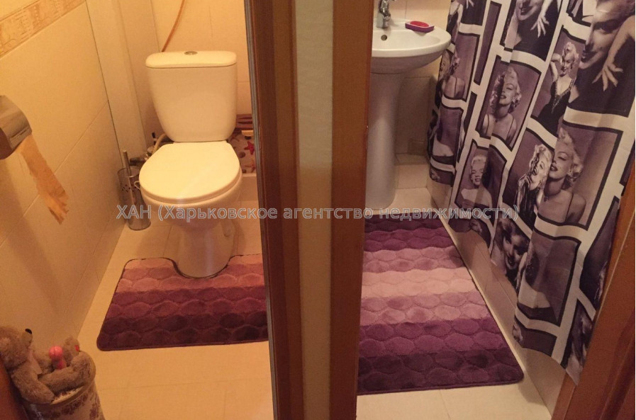 Продам квартиру, Амосова ул. , 4  ком., 70 м², евроремонт 