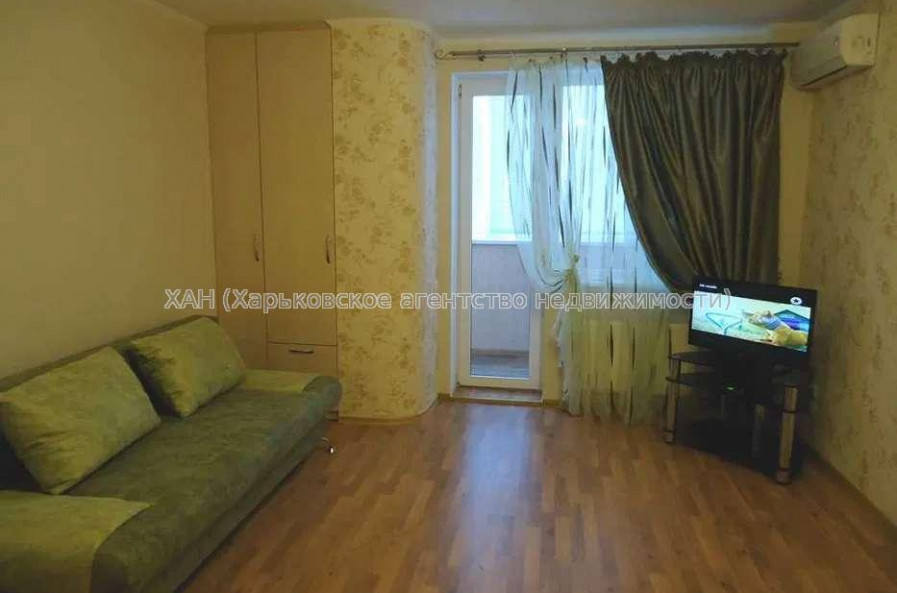 Продам квартиру, Аэрокосмический пр. , 1 кім., 46 м², капитальный ремонт 