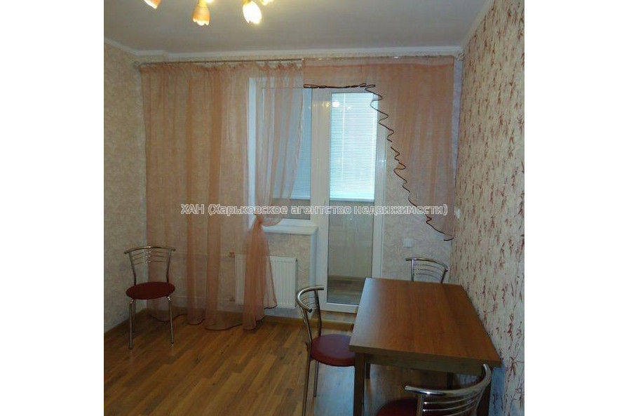 Продам квартиру, Аэрокосмический пр. , 1 кім., 46 м², капитальный ремонт 